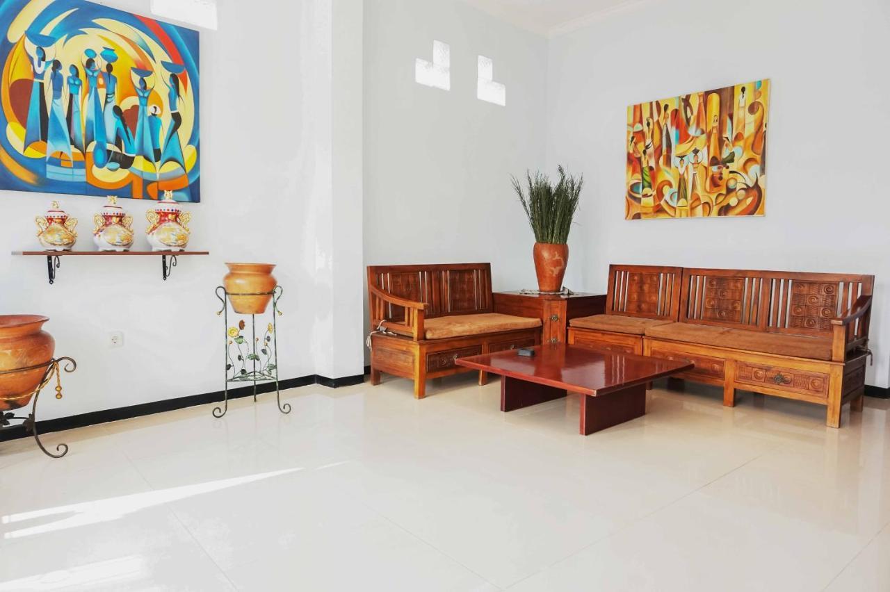 Reddoorz Near Velodrome Malang 2 Hotel Ngadipuro Kültér fotó