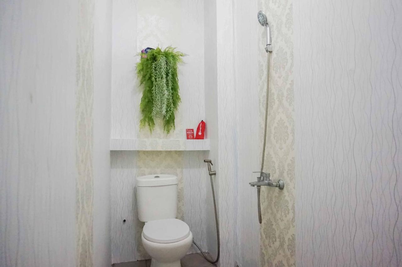 Reddoorz Near Velodrome Malang 2 Hotel Ngadipuro Kültér fotó