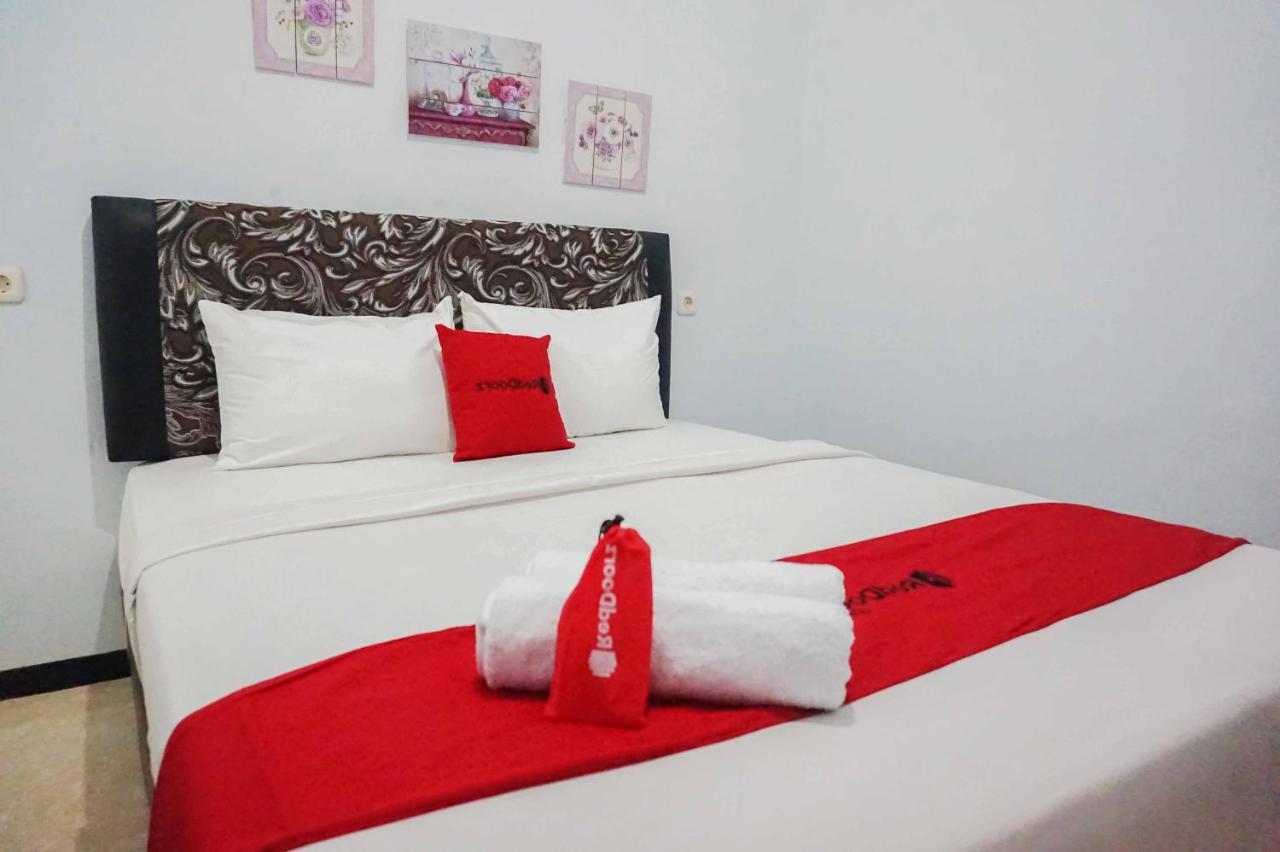 Reddoorz Near Velodrome Malang 2 Hotel Ngadipuro Kültér fotó