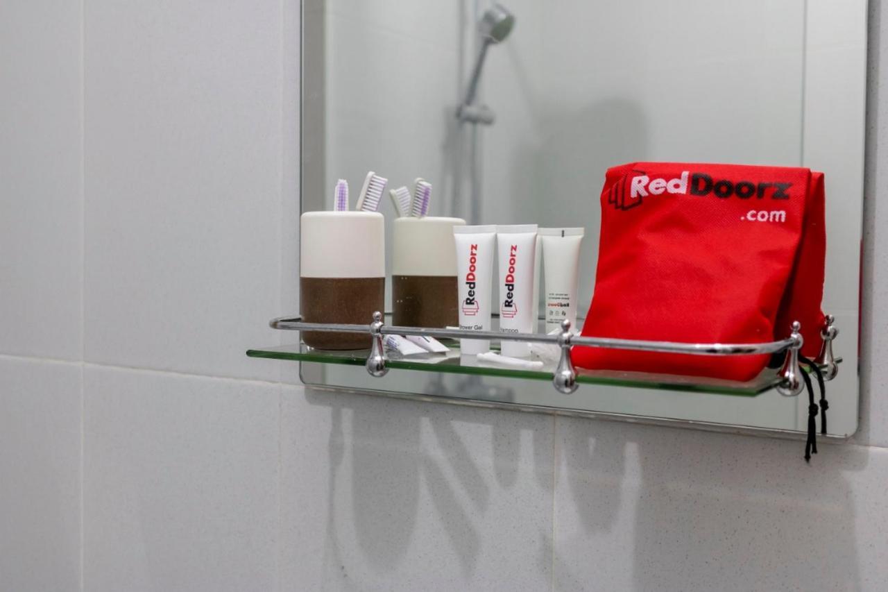 Reddoorz Near Velodrome Malang 2 Hotel Ngadipuro Kültér fotó