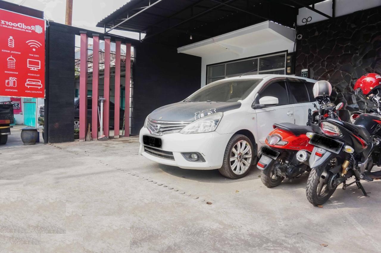 Reddoorz Near Velodrome Malang 2 Hotel Ngadipuro Kültér fotó