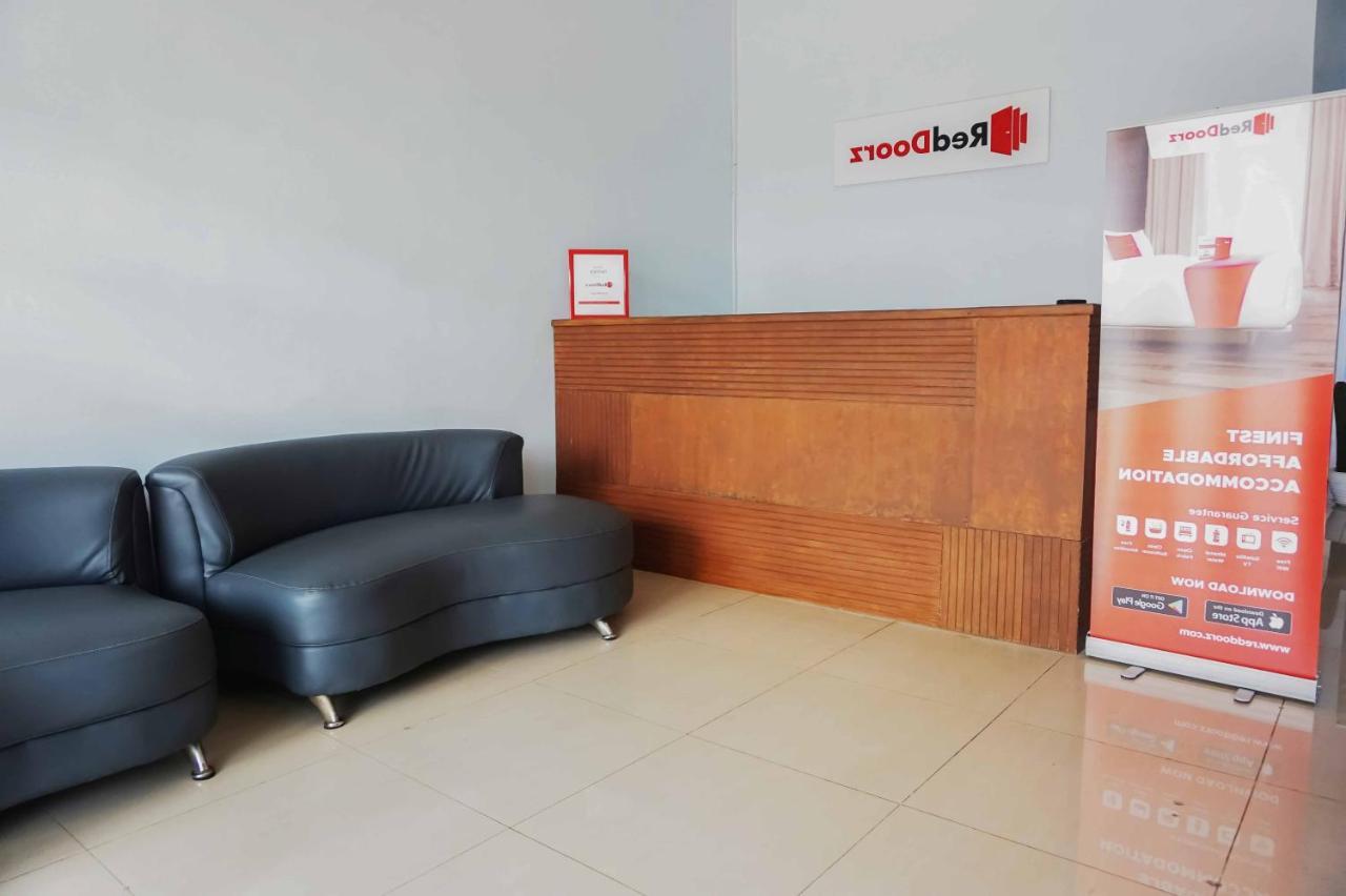 Reddoorz Near Velodrome Malang 2 Hotel Ngadipuro Kültér fotó