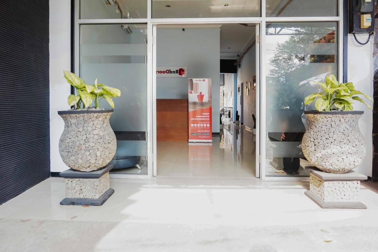 Reddoorz Near Velodrome Malang 2 Hotel Ngadipuro Kültér fotó
