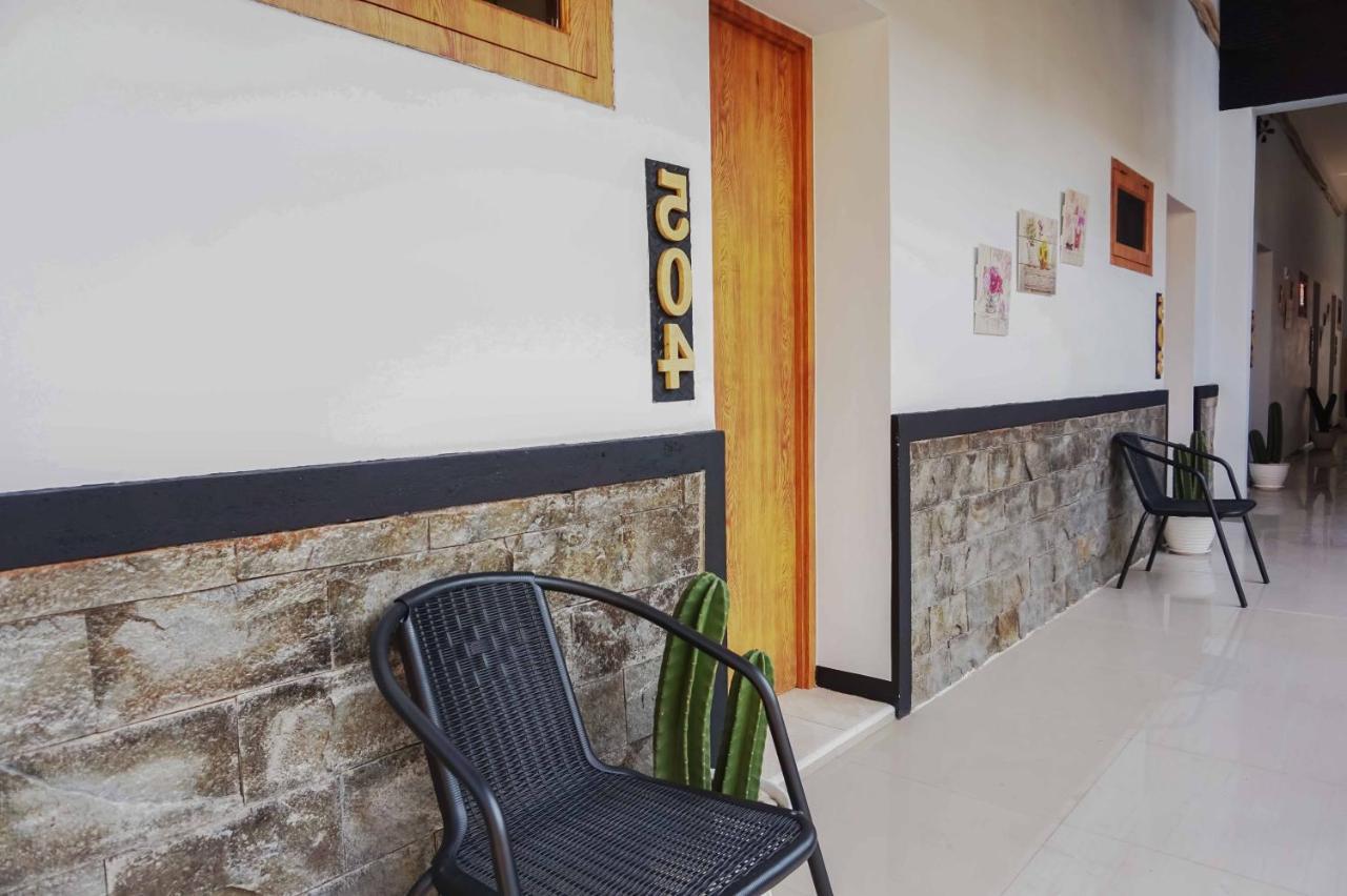 Reddoorz Near Velodrome Malang 2 Hotel Ngadipuro Kültér fotó